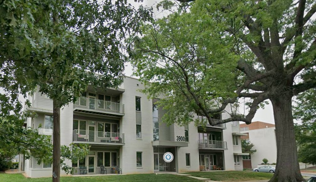 3900 Monument