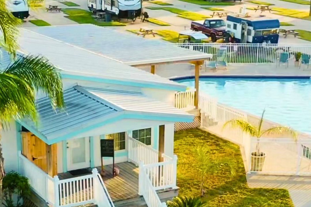The office and pool at Tropic Island Resort